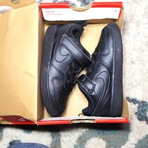 Nike, size 9, solid black, kids shoes